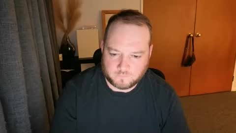 john_bear1 online show from April 1, 2026, 6:36 am