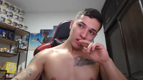 Snapshot of john_s117 chatting on January 10, 2025, 2:14 am JOHN online show from January 10, 2025, 2:14 am