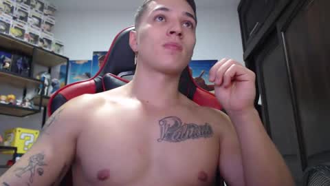Snapshot of john_s117 chatting on January 20, 2025, 12:15 am JOHN online show from January 20, 2025, 12:15 am