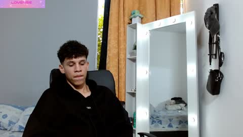 john_ssnow29 online show from December 15, 2024, 9:42 pm