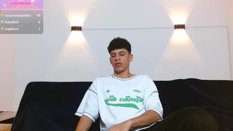 john_ssnow29 online show from September 25, 2025, 1:09 am