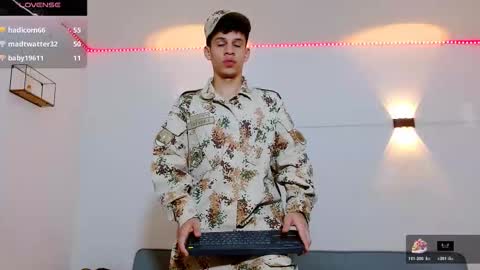 john_ssnow29 online show from November 25, 2025, 11:32 am