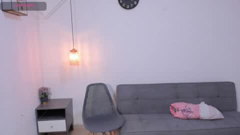 john_ssnow29 online show from April 7, 2026, 1:06 am