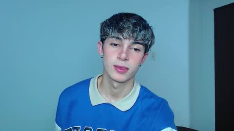 John Vichenso online show from November 25, 2025, 10:32 pm