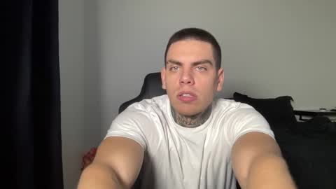 Snapshot of johnafterdark chatting on December 16, 2025, 1:43 am JAXX online show from December 16, 2025, 1:43 am