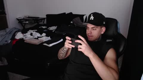 Snapshot of johnafterdark chatting on December 17, 2025, 4:24 pm JAXX online show from December 17, 2025, 4:24 pm