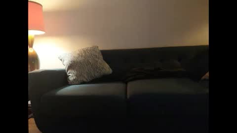 Snapshot of johneelicks chatting on October 5, 2025, 8:45 am Johnee online show from October 5, 2025, 8:45 am