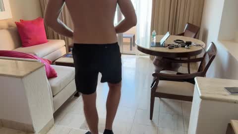 J online show from February 28, 2025, 8:50 pm