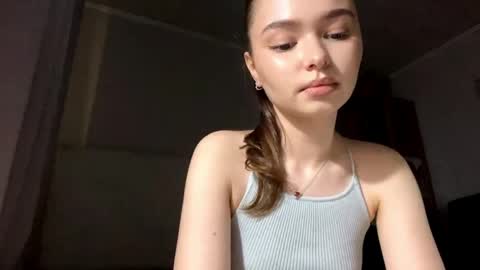 Snapshot of johnnaeames chatting on June 3, 2026, 4:23 pm Luna 3 online show from June 3, 2026, 4:23 pm