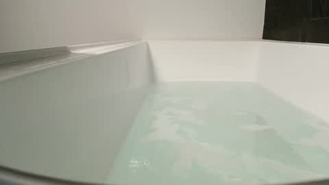 Snapshot of johnny61600 chatting on September 15, 2025, 12:05 pm Lovenitwet69 online show from September 15, 2025, 12:05 pm