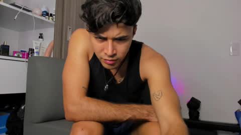 johnny_bravo777 online show from February 5, 2025, 3:45 am