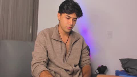 johnny_bravo777 online show from February 7, 2025, 5:41 am