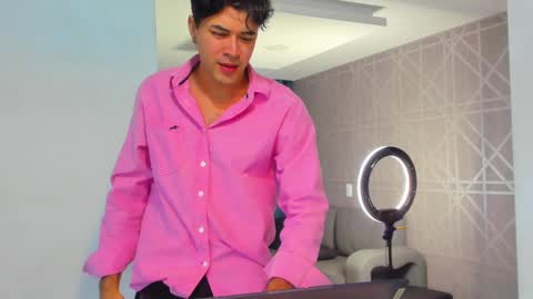 johnny_bravo777 online show from February 17, 2025, 3:47 am