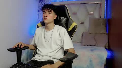 johnny_cagee online show from November 9, 2025, 5:17 am