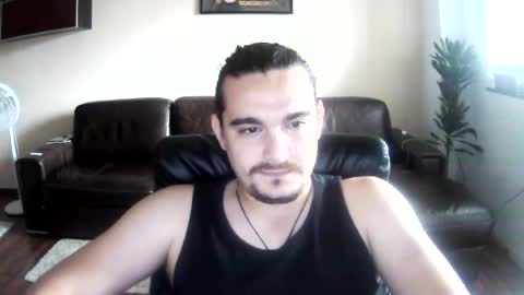 Snapshot of johnnybravovici chatting on July 4, 2026, 1:06 pm johnnybravovici online show from July 4, 2026, 1:06 pm