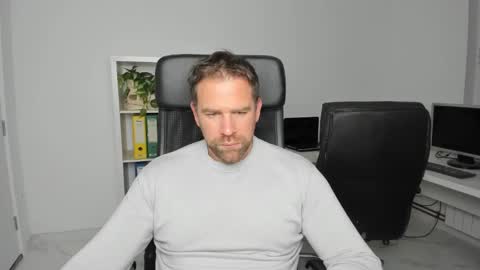 johnnydough82 online show from December 3, 2024, 5:09 am