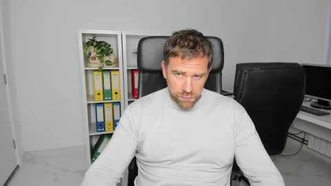 johnnydough82 online show from December 4, 2024, 8:01 am