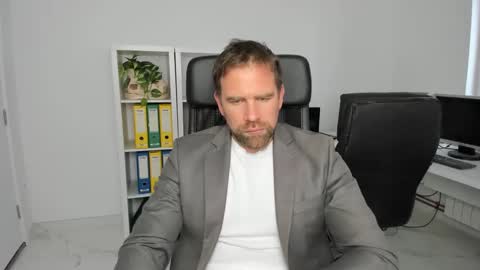 johnnydough82 online show from December 6, 2024, 8:59 am