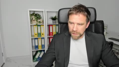 johnnydough82 online show from December 17, 2024, 5:07 am