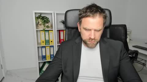 johnnydough82 online show from December 18, 2024, 4:09 am