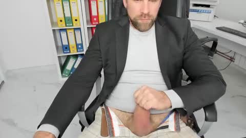 johnnydough82 online show from December 18, 2024, 7:15 am