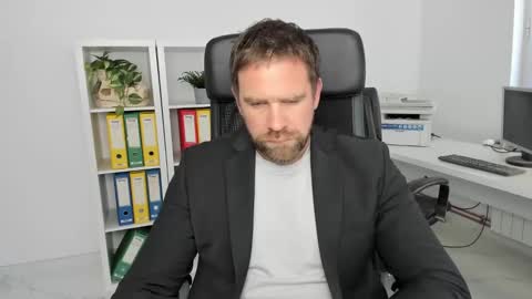 johnnydough82 online show from December 19, 2024, 7:29 am