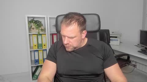 johnnydough82 online show from January 1, 2025, 5:22 am