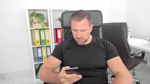 johnnydough82 online show from January 5, 2025, 8:32 am