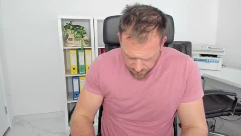 johnnydough82 online show from January 9, 2025, 8:03 am