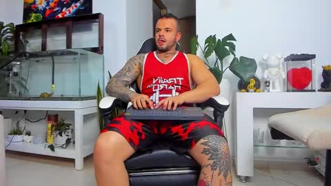 JOHNNY online show from November 2, 2025, 11:40 pm