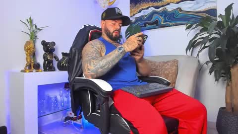 Snapshot of johnnygrayson_ chatting on February 19, 2026, 1:12 am JOHNNY online show from February 19, 2026, 1:12 am