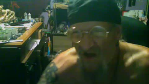 johnnyshung1 online show from September 25, 2025, 6:39 am