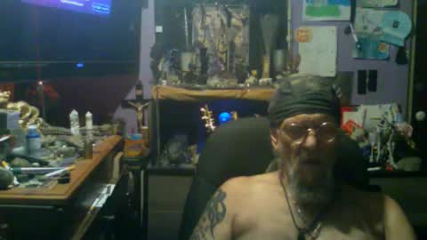 johnnyshung1 online show from November 26, 2025, 8:59 am