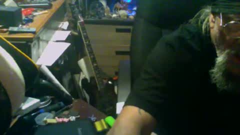 johnnyshung1 online show from January 12, 2026, 7:13 am