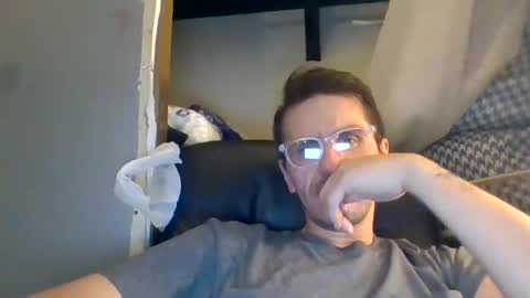 johnrenville1987 online show from November 11, 2025, 10:37 am