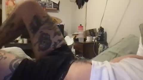 johntizzz online show from December 22, 2025, 1:35 am