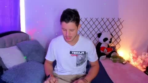 johnycooper08 online show from July 21, 2026, 12:29 pm