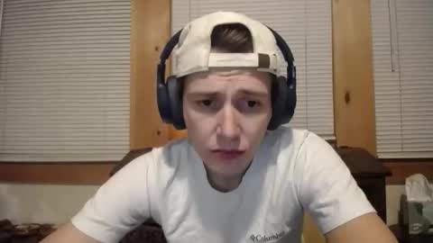 Snapshot of johstondude chatting on December 14, 2025, 2:28 am Johston online show from December 14, 2025, 2:28 am