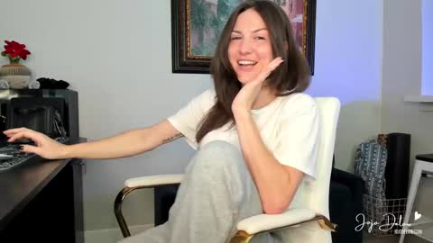    online show from February 25, 2025, 8:41 pm