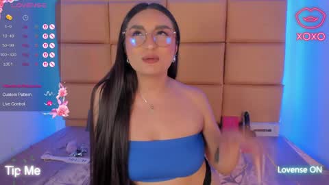 jolie_js online show from April 30, 2026, 9:08 pm