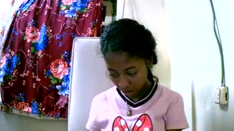 joliekah27 online show from January 14, 2025, 5:01 pm