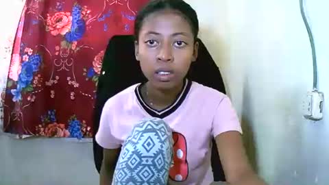 joliekah27 online show from January 16, 2025, 8:22 am