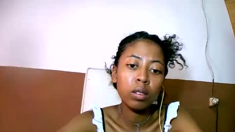 joliekah27 online show from February 19, 2025, 11:49 am