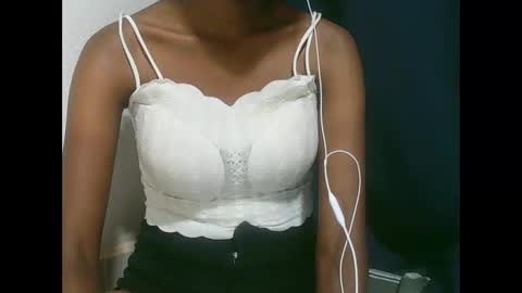 joliekah27 online show from February 8, 2026, 11:30 pm