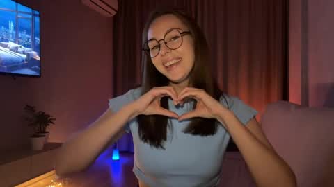 jolly_dollyy online show from April 19, 2026, 8:11 pm