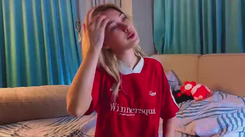 Viola online show from December 4, 2025, 11:30 am