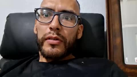 jon198635 online show from November 25, 2025, 12:54 am