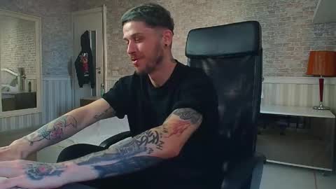 Snapshot of jonahshaw chatting on June 9, 2026, 4:13 am JonahShaw online show from June 9, 2026, 4:13 am