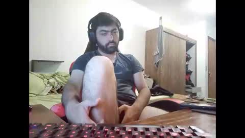 jonasf2525 online show from December 4, 2025, 4:22 am