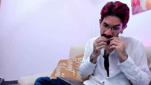 jonathan_sinn online show from June 3, 2026, 3:31 am